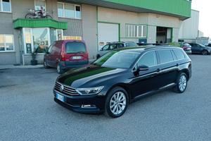 Volkswagen Passat Variant 1.6 TDI 120cv DSG UNIPRO