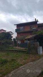 Zona Valle , piccolo condominio