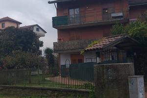 Zona Valle , piccolo condominio