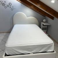 Letto una piazza e mezza in ecopelle bianca