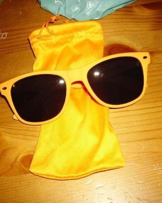 Occhiali da sole color arancione nuovi