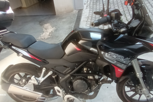 Moto benelliTRK251