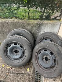 4 cerchi in ferro con gomme invernali 185/65r15