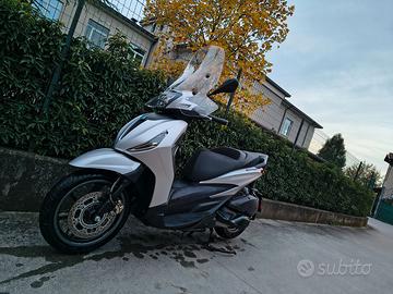 Piaggio Beverly 300 - 2024