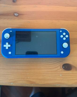 Nintendo Switch lite + Pokemon Scudo-Let’s go Evee