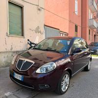 Lancia y 1.2 2011