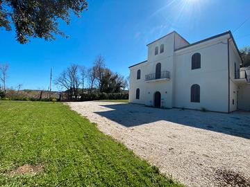 Villa l'aura appartamenti vacanza lido riccio