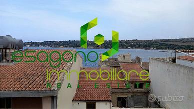 A due passi dal Castello di Brucoli