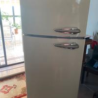 Frigorifero  con scomparto  congelatore