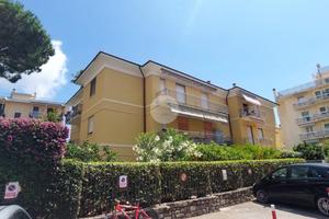 3 LOCALI A DIANO MARINA