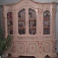 Credenza in stile barocco veneziano con vetrine