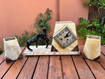 Orologio da camino Art Déco anni ‘20-‘30 in marmo