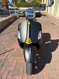 Vespa GTS 300 SuperTech HPE – 2022 – 5.500 km – Ne