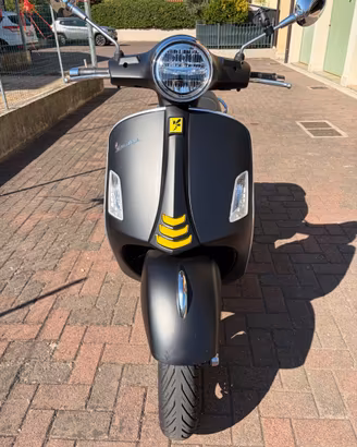 Vespa GTS 300 SuperTech HPE – 2022 – 5.500 km – Ne