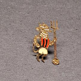 Spilla pin vintage AC Milan tifosi diavolo 1