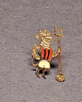Spilla pin vintage AC Milan tifosi diavolo 1