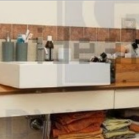 Mobile bagno sospeso