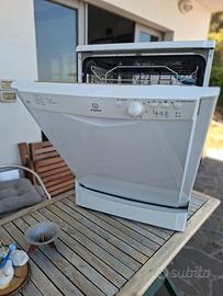 Lavastoviglie INDESIT DFG 151