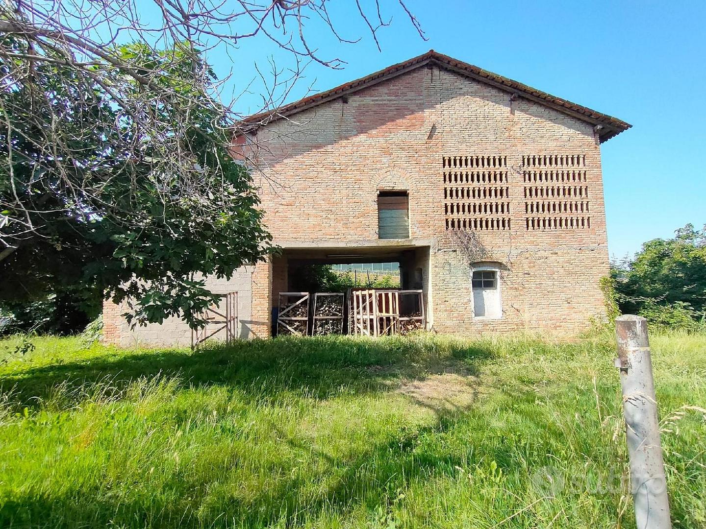 Ampio rustico indipendente con 800 mq di giardino - Vista 4