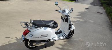Piaggio Vespa GTS 300 i.e. anno 2015