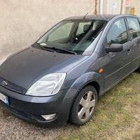 FORD FIESTA 5 P. BENZINA