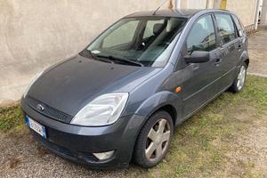 FORD FIESTA 5 P. BENZINA