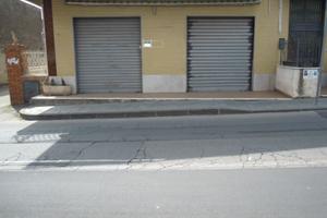 BOTTEGA 80 mq con due punti luce a Belpasso
