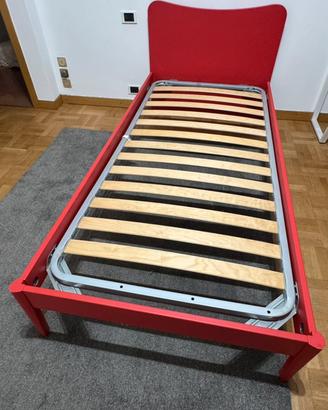 Letto singolo con doghe in legno