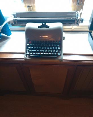 macchina da scrivere Lexikon 80 