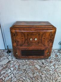 Mobile radio bar anni '40
