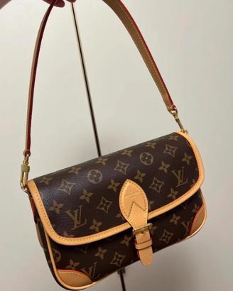 🥖Guarda questa nuovissima borsa baguette LV⭐