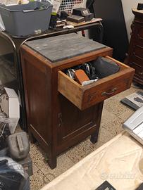 mobiletto in legno e marmo