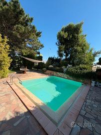 Licola usc.tang. villa con piscina per eventi