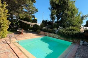 Licola usc.tang. villa con piscina per eventi