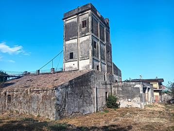 Santa Venerina, ex distilleria storica (CT)