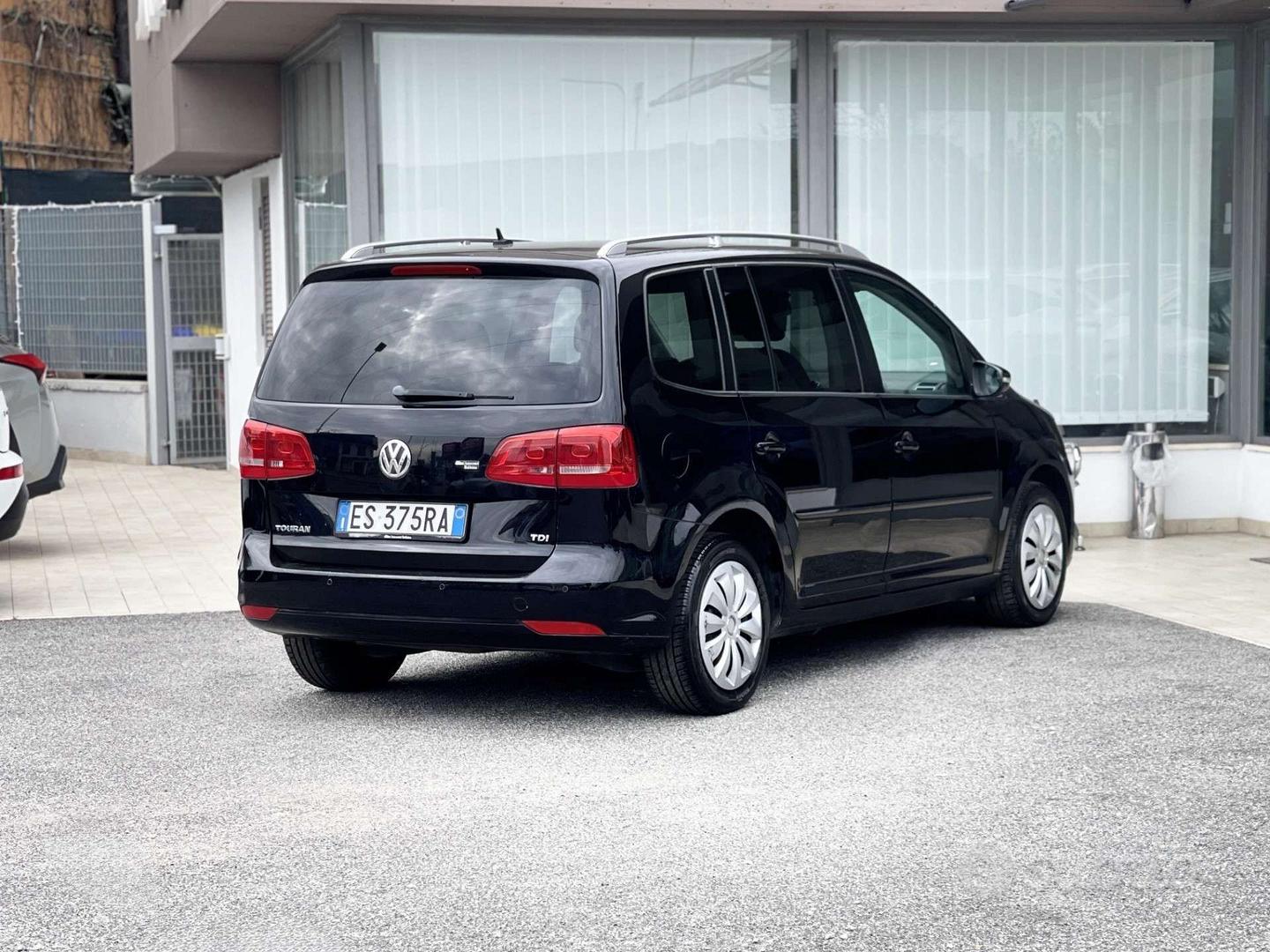 Volkswagen Touran 2013 photo 5