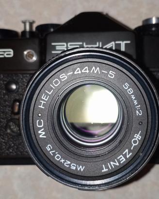 Zenit 12 CA/XP Reflex Vintage con flash