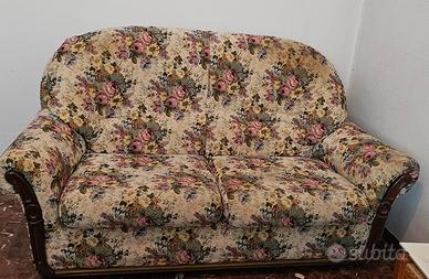 divano a fiori, comodissimo