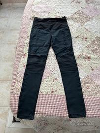 Pantaloni premamam Prenatal e H&M