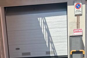 Box di circa 16 mq con basculante elettrica