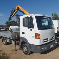 Nissan Atleon cassone con gru