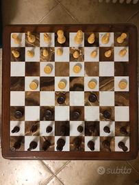 Scacchi + tavolo scacchiera in onice e legno+libro
