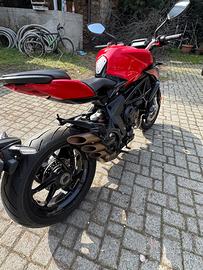 MV AGUSTA BRUTALE ROSSO