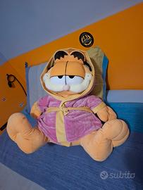 grande pelouche Garfield