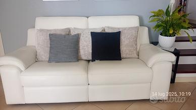 Divano chateaudax  in vera pelle