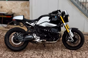 BMW R nine T