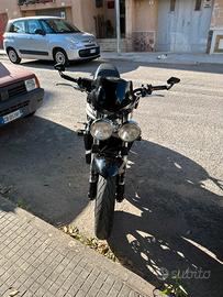 Triumph speed triple 955i 2000