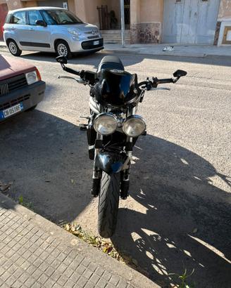 Triumph speed triple 955i 2000