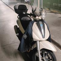 Beverly 300ie Tourer