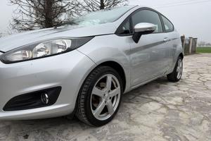 Ford Fiesta 1.5 TDCi 75CV 3 porte Titanium neopate